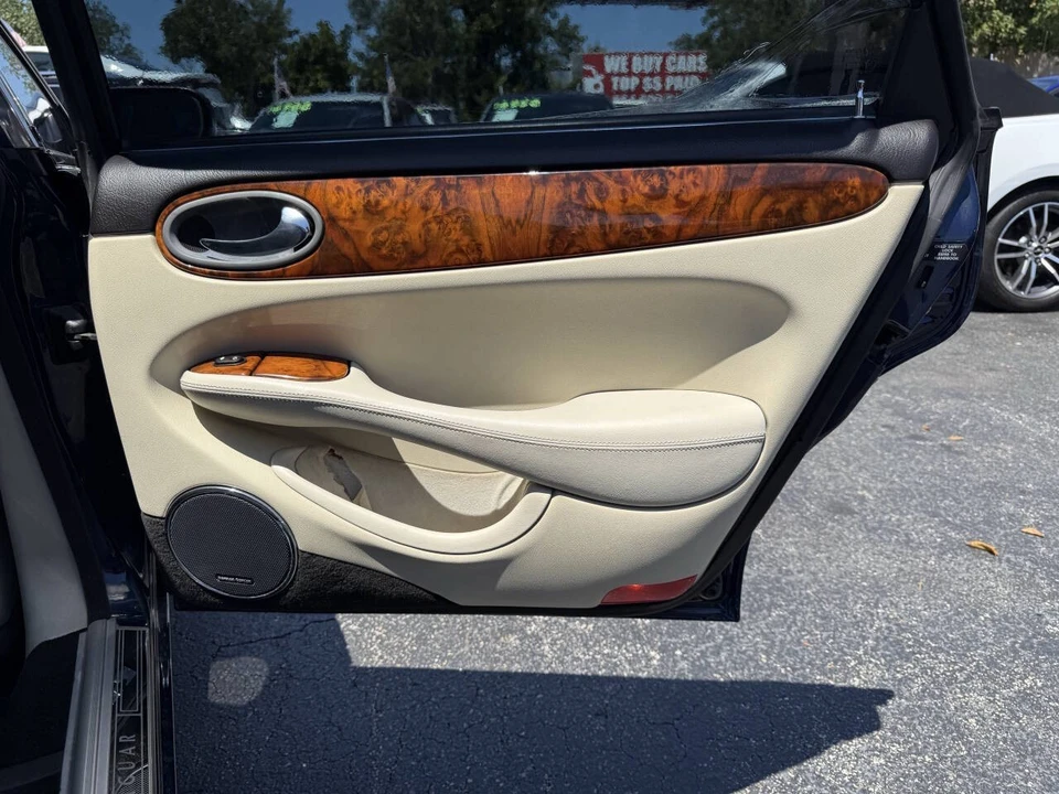1999 Jaguar - Image 21 of 31