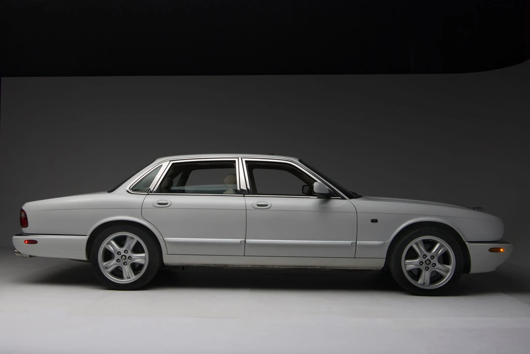 1999 Jaguar X308 XJR - Image 6 of 31