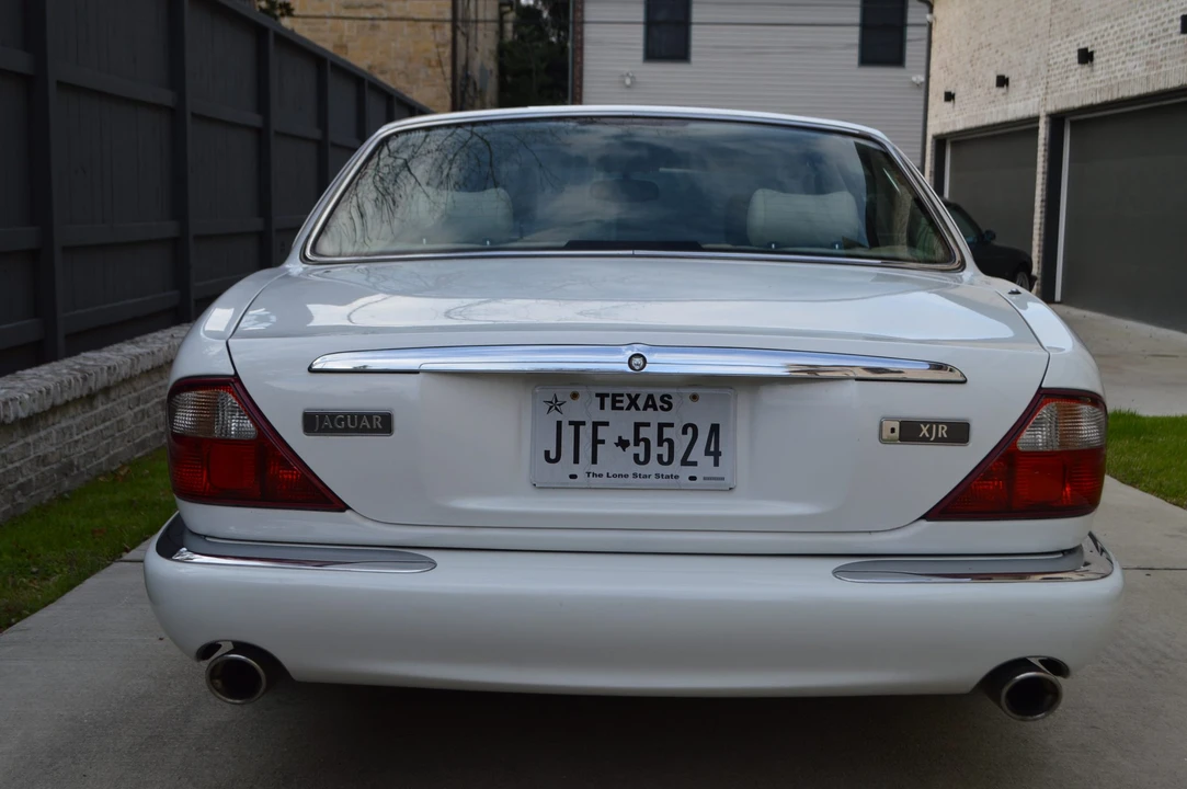 1999 Jaguar X308 XJR - Image 26 of 31