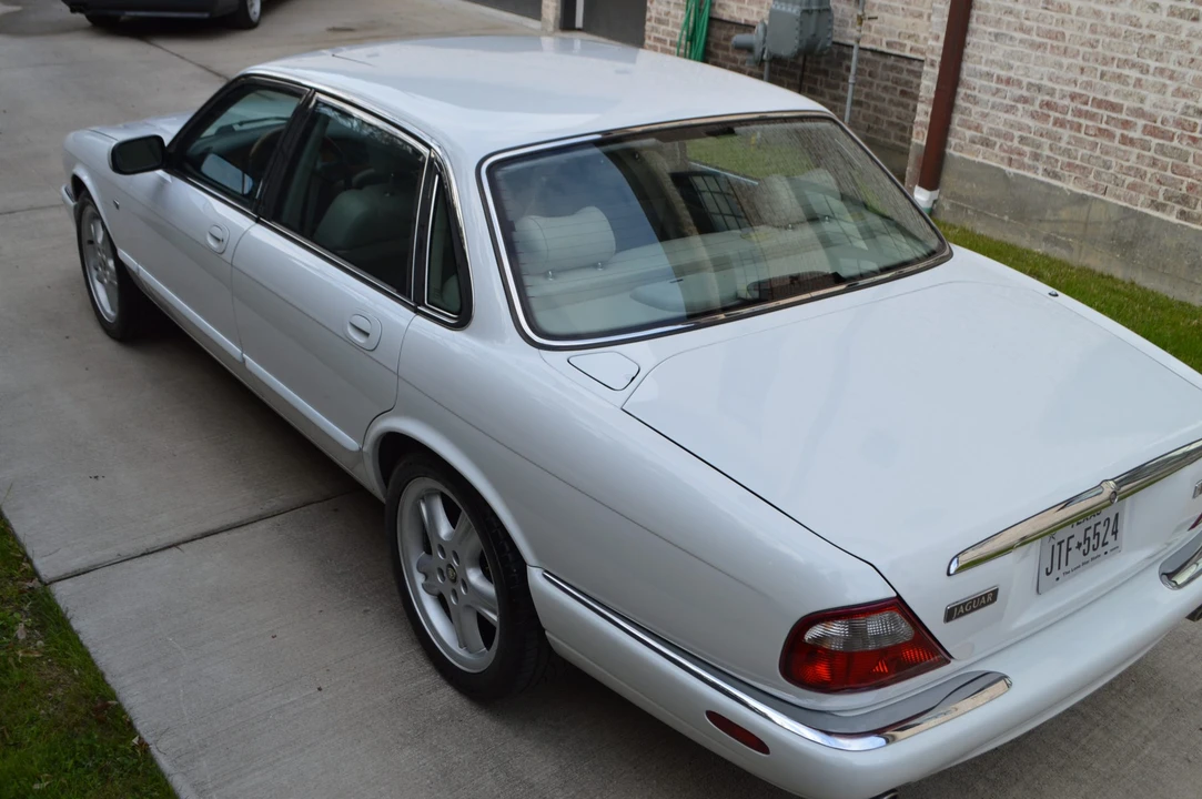 1999 Jaguar X308 XJR - Image 28 of 31