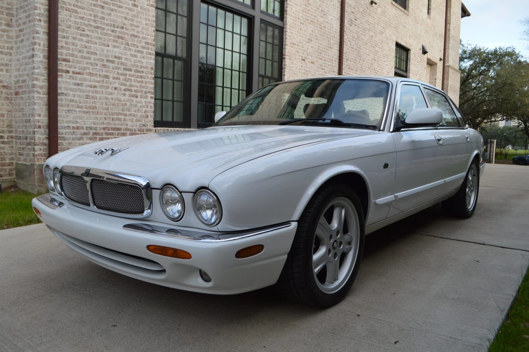 1999 Jaguar X308 XJR - Image 14 of 31