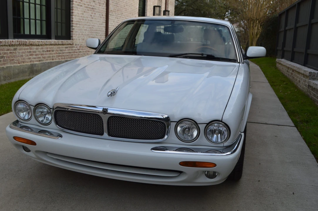 1999 Jaguar X308 XJR - Image 15 of 31