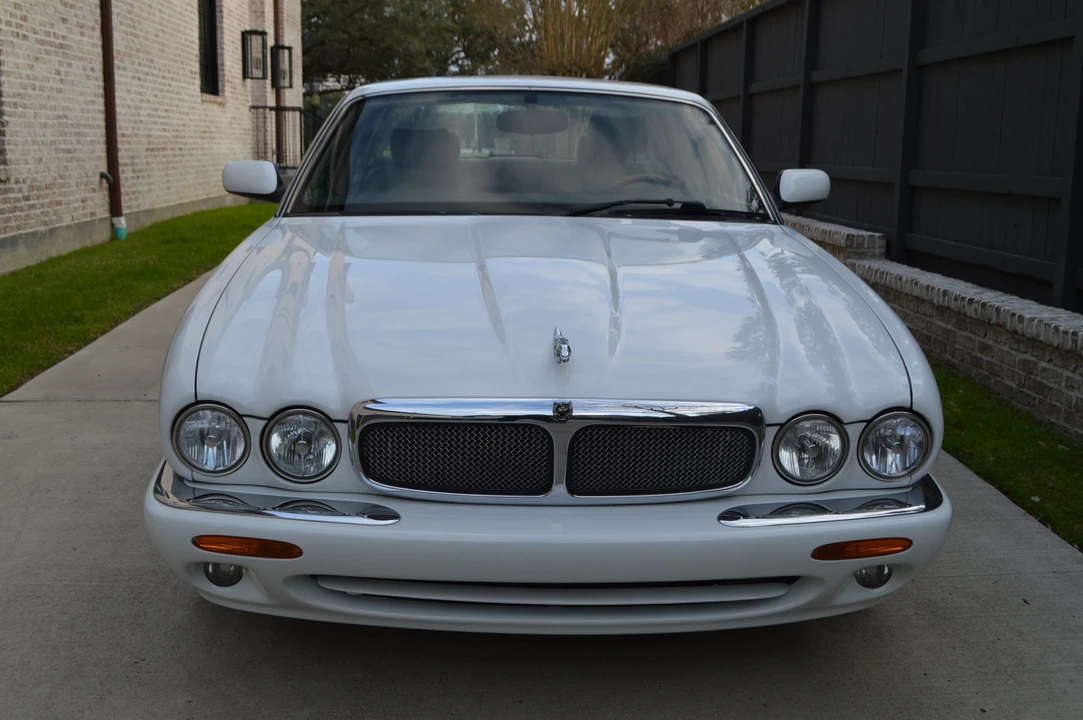 1999 Jaguar X308 XJR - Image 17 of 31