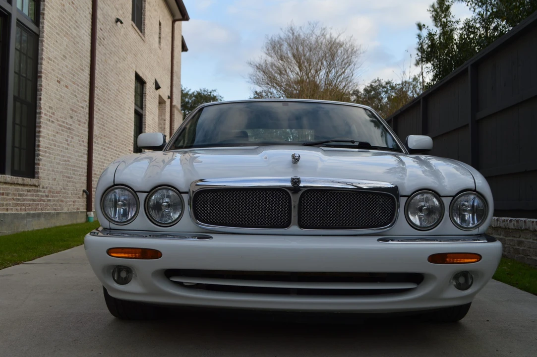 1999 Jaguar X308 XJR - Image 16 of 31