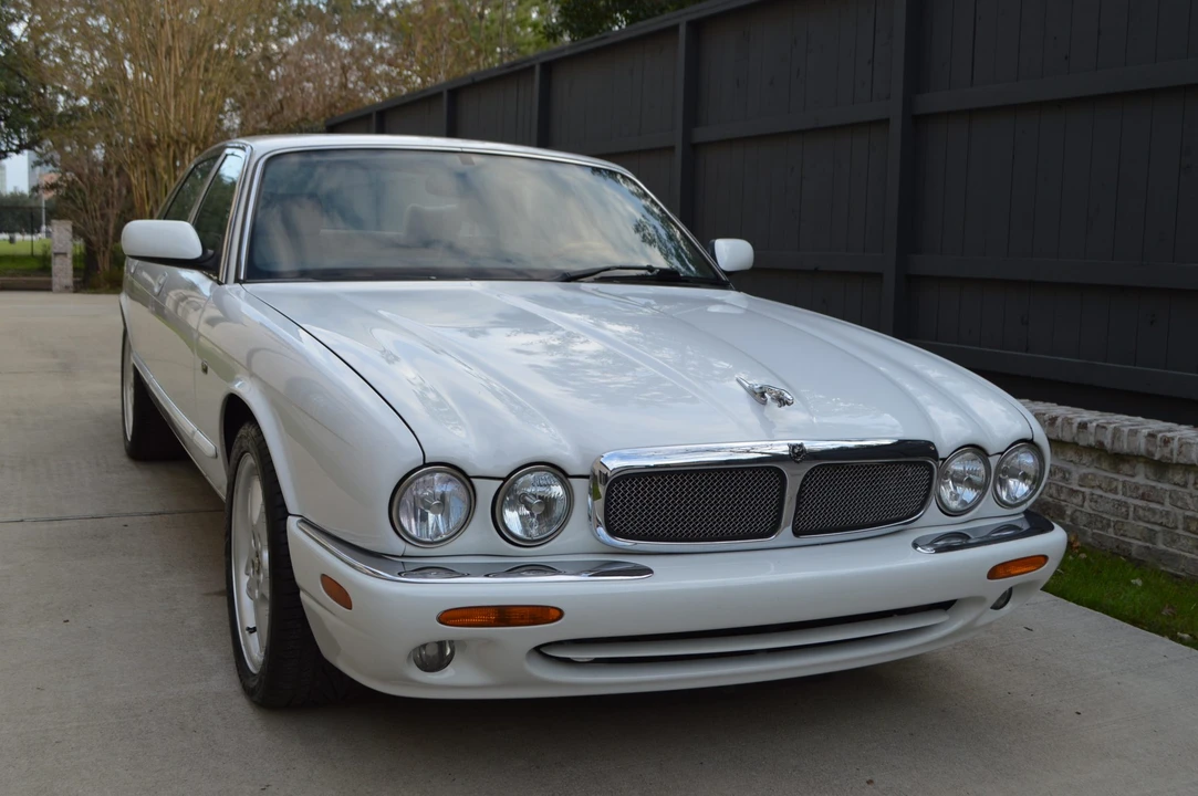 1999 Jaguar X308 XJR - Image 18 of 31