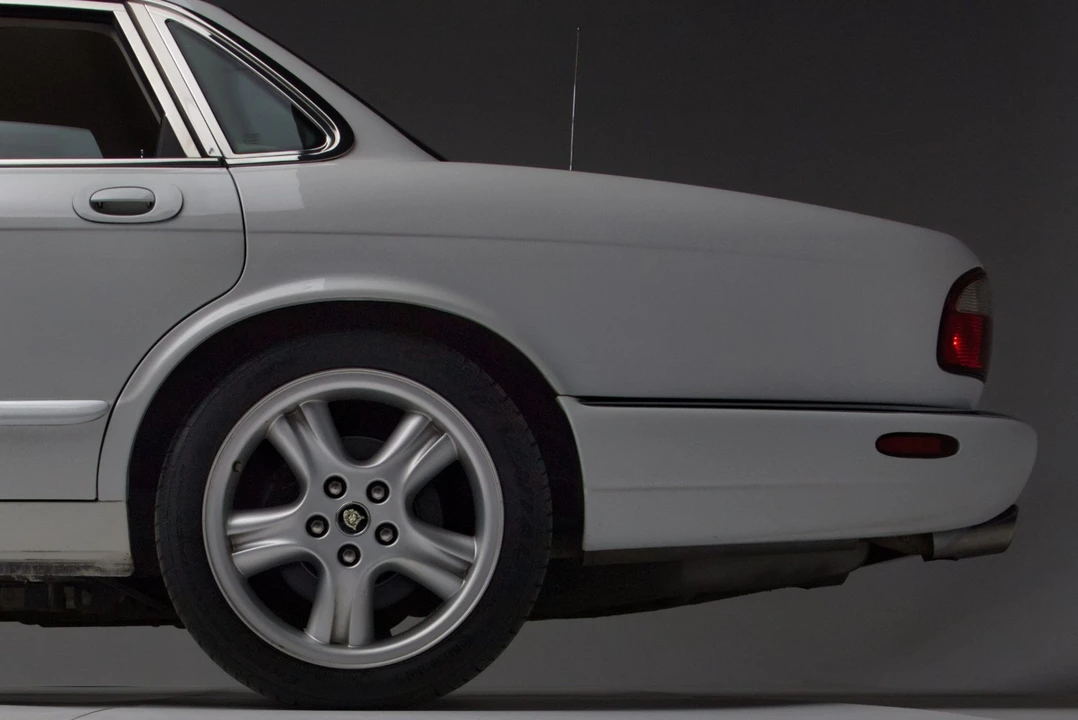 1999 Jaguar X308 XJR - Image 29 of 31