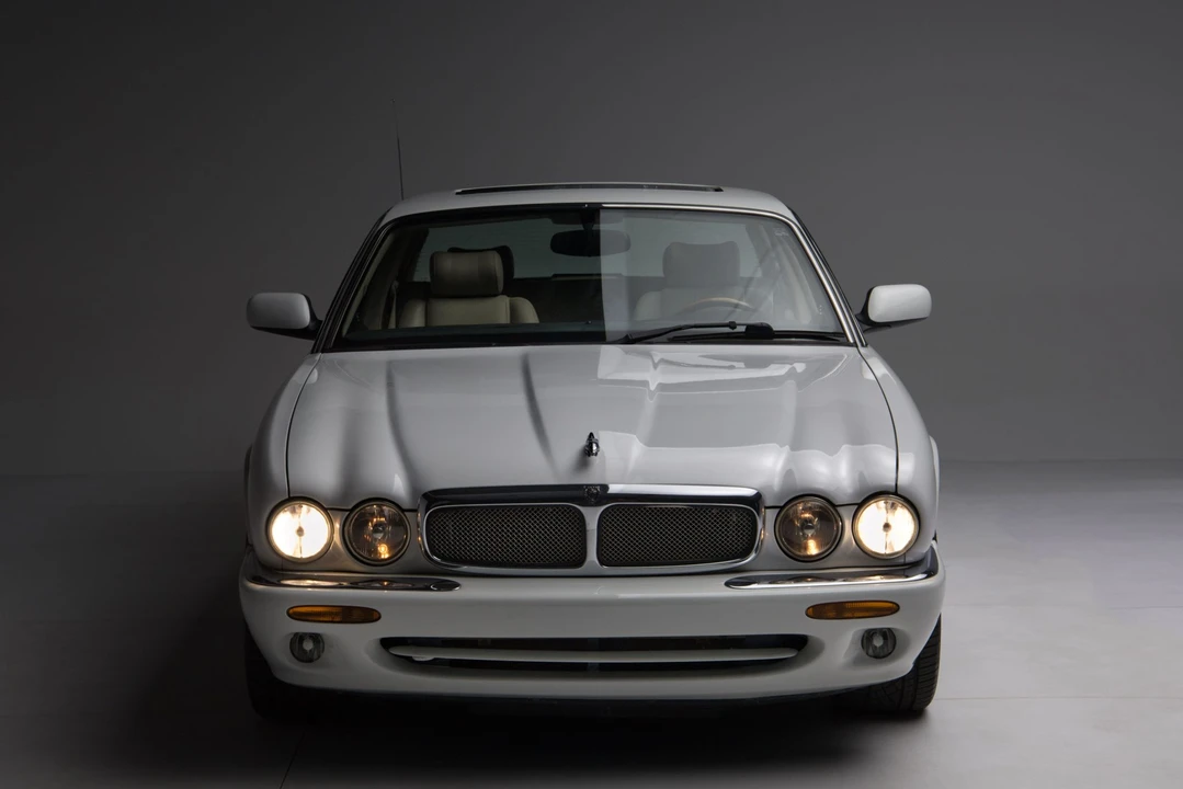 1999 Jaguar X308 XJR - Image 4 of 31