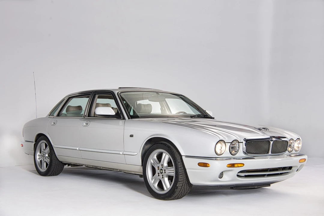 1999 Jaguar X308 XJR - Image 5 of 31