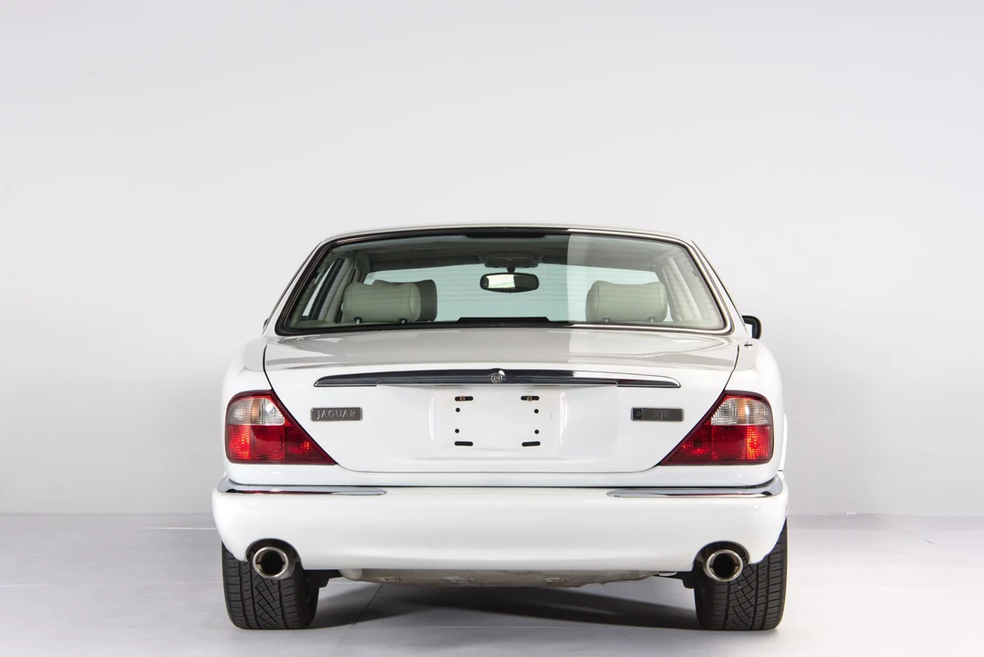 1999 Jaguar X308 XJR - Image 9 of 31