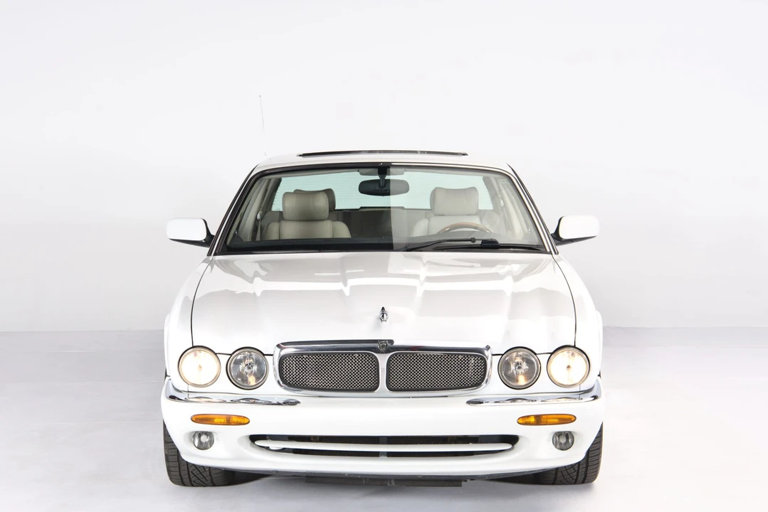 1999 Jaguar X308 XJR - Image 3 of 31
