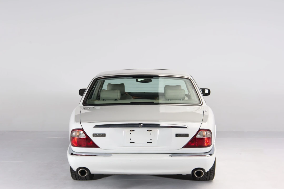 1999 Jaguar X308 XJR - Image 8 of 31