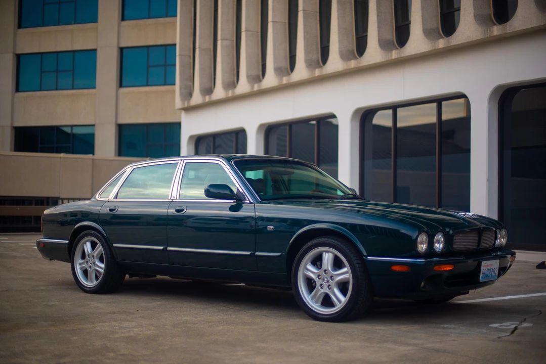 1999 Jaguar X308 XJR - Image 6 of 31