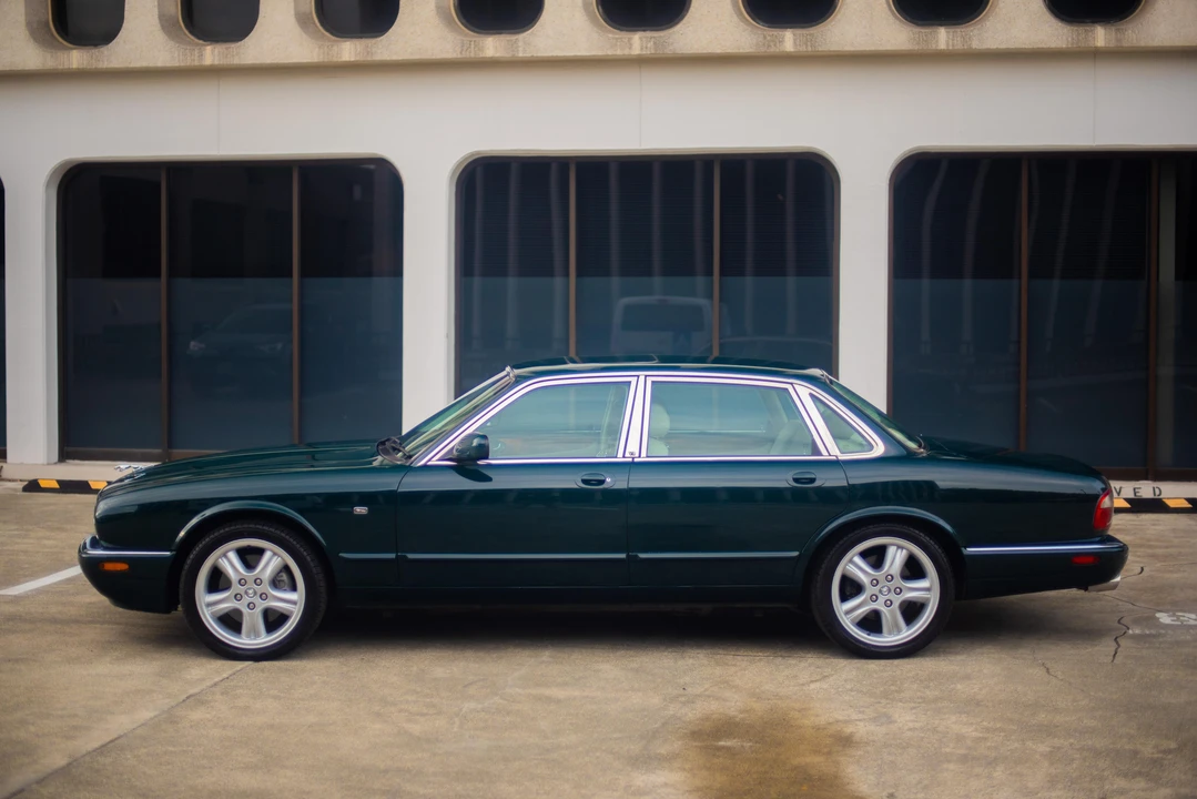 1999 Jaguar X308 XJR - Image 11 of 31