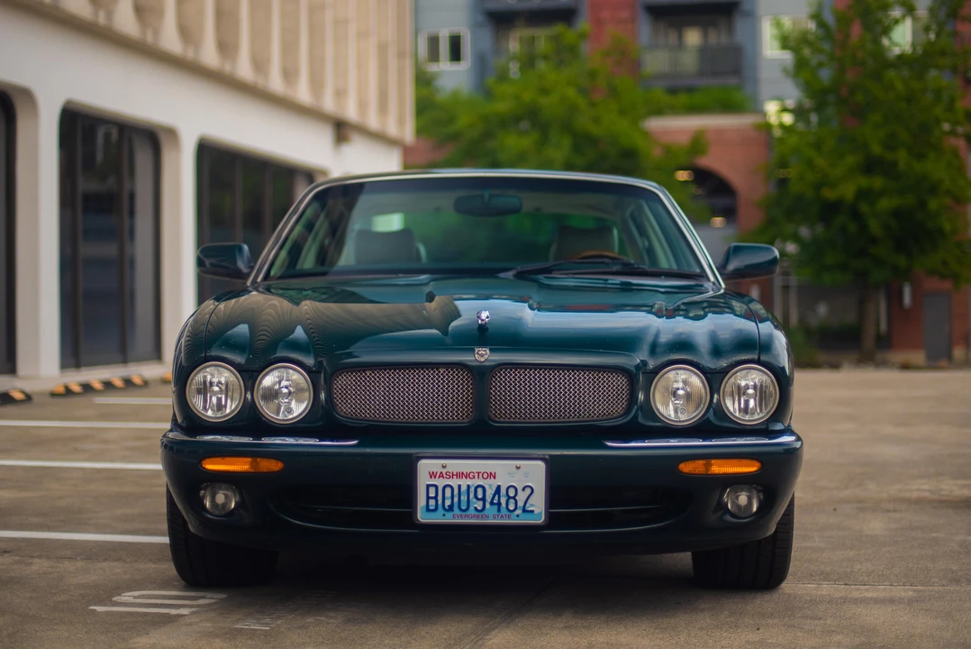 1999 Jaguar X308 XJR - Image 2 of 31