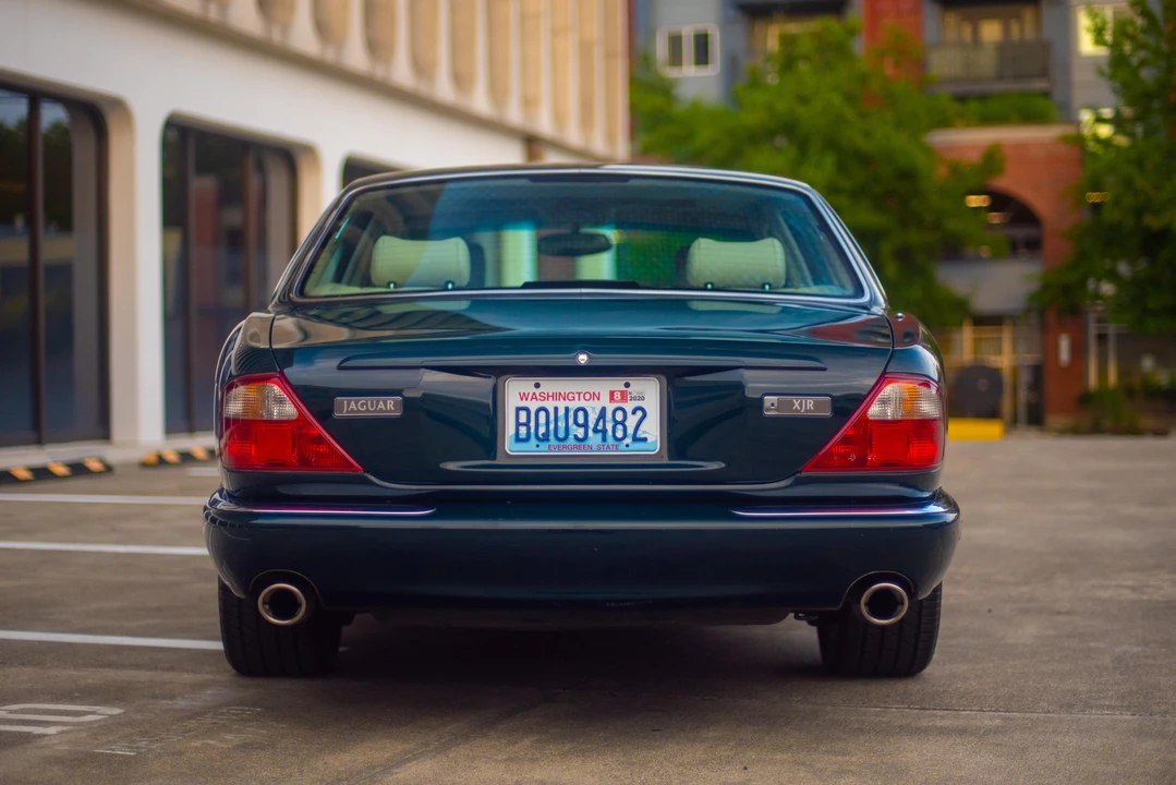 1999 Jaguar X308 XJR - Image 13 of 31