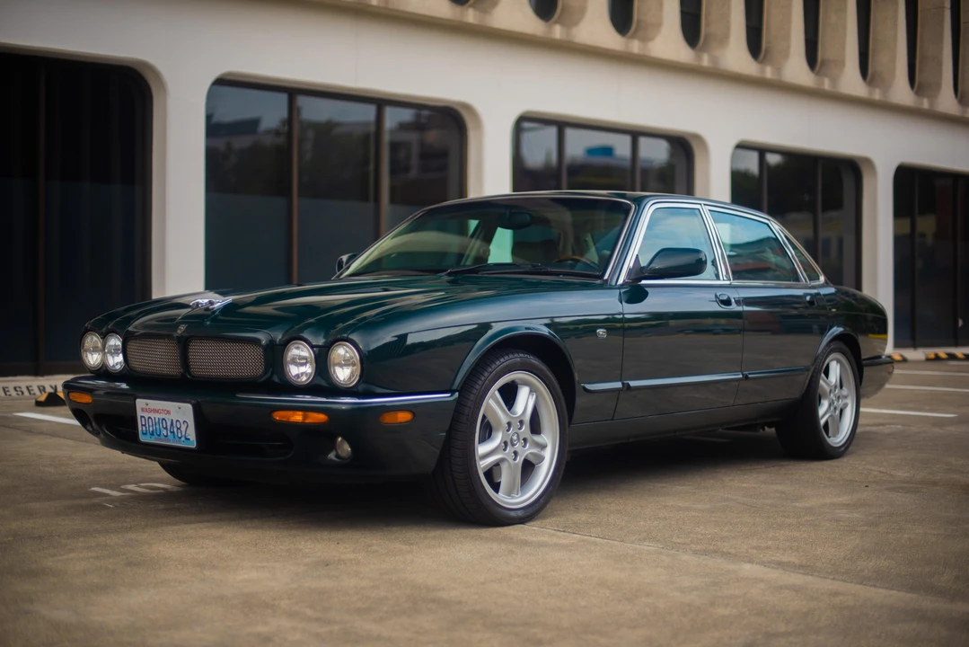 1999 Jaguar X308 XJR - Image 10 of 31