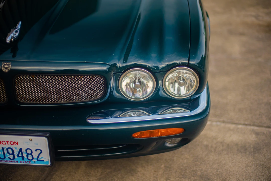 1999 Jaguar X308 XJR - Image 29 of 31