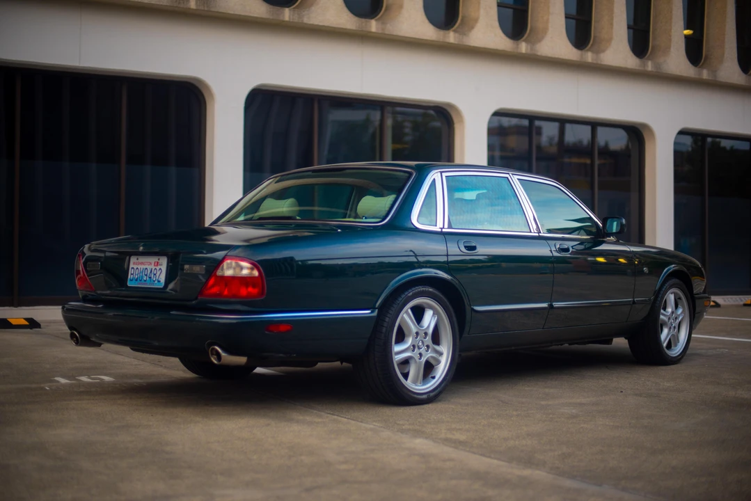 1999 Jaguar X308 XJR - Image 14 of 31