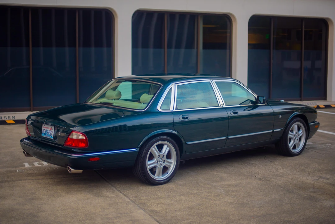 1999 Jaguar X308 XJR - Image 15 of 31