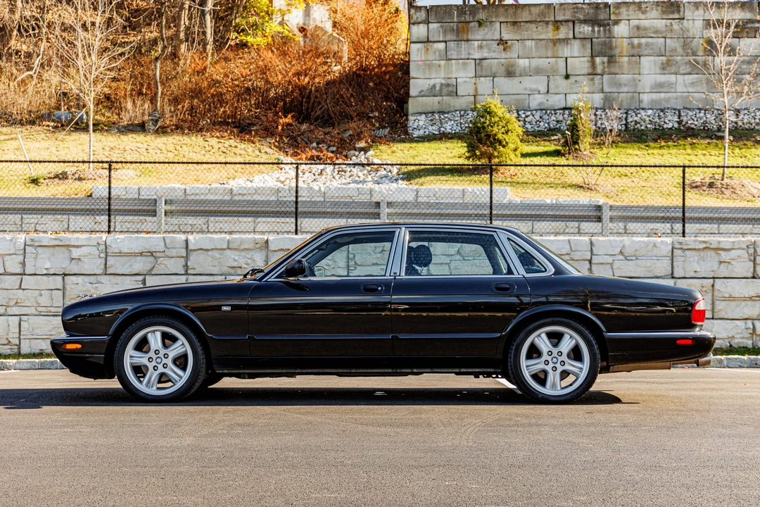 1999 Jaguar X308 XJR - Image 15 of 31
