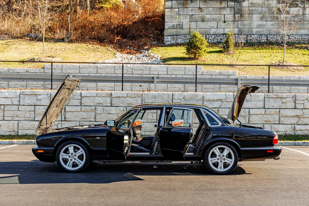 1999 Jaguar X308 XJR - Image 28 of 31