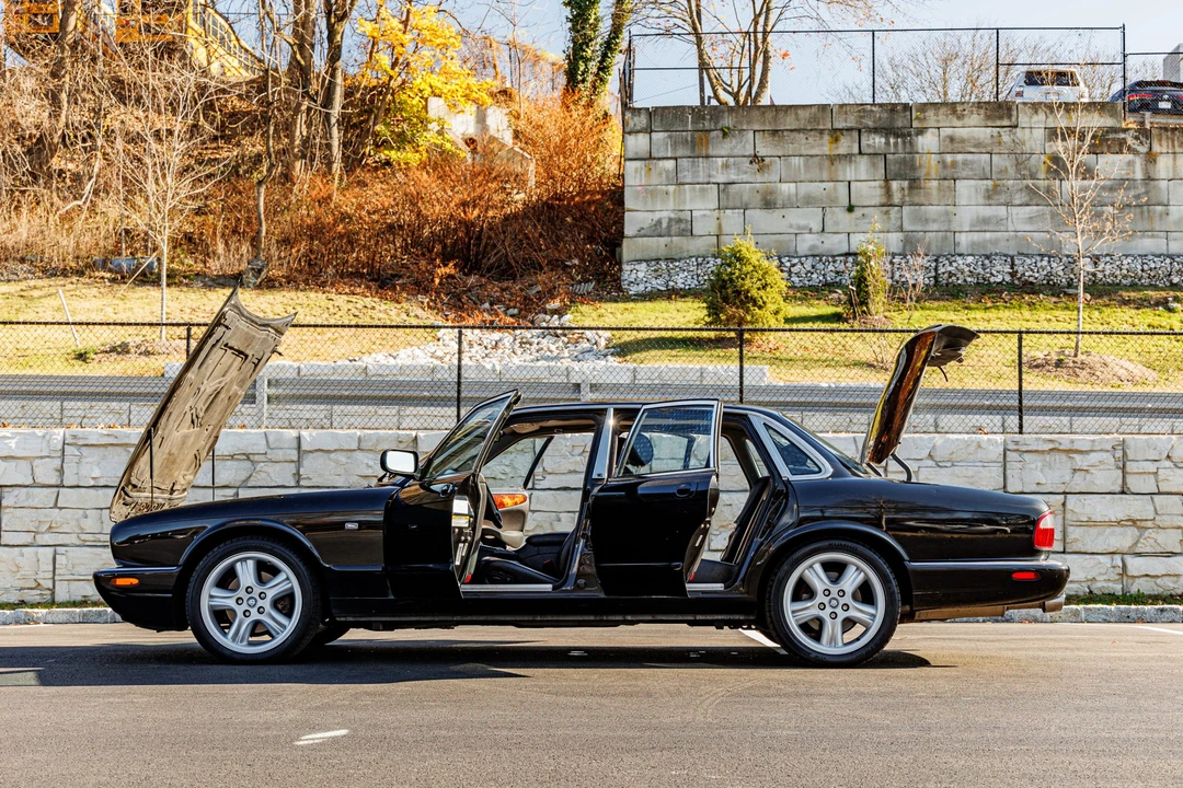 1999 Jaguar X308 XJR - Image 29 of 31