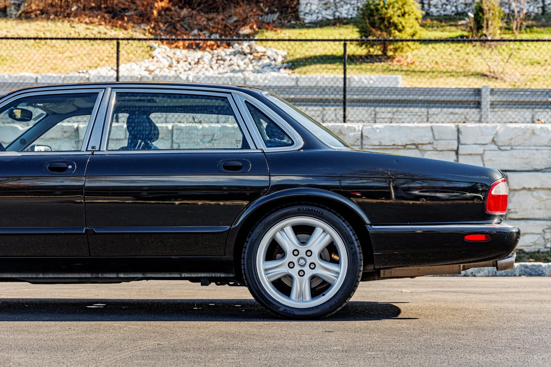 1999 Jaguar X308 XJR - Image 31 of 31