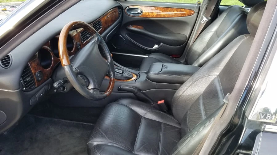 1999 Jaguar X308 XJR - Image 3 of 9