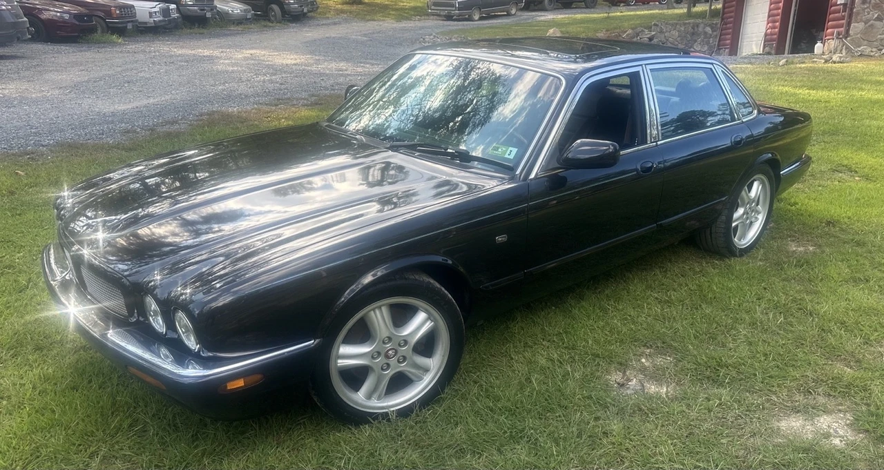 1999 Jaguar X308 XJR - Image 2 of 12