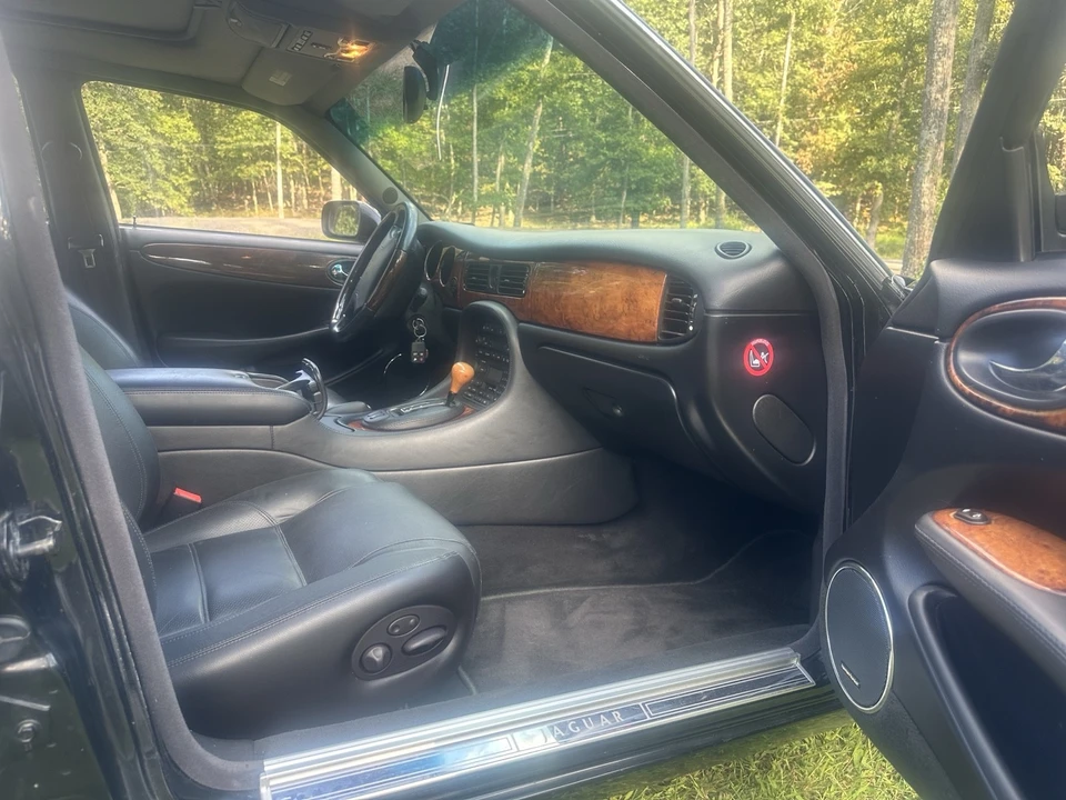 1999 Jaguar X308 XJR - Image 8 of 12
