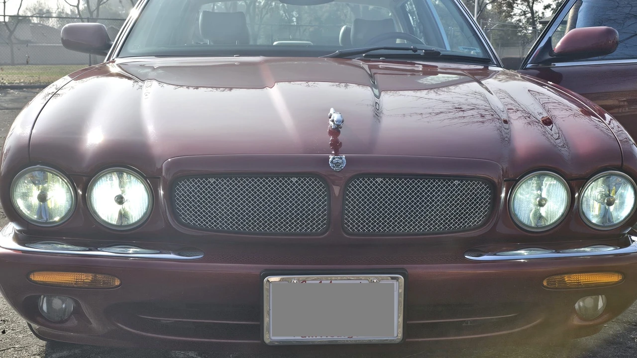 1999 Jaguar X308 XJR - Image 19 of 31