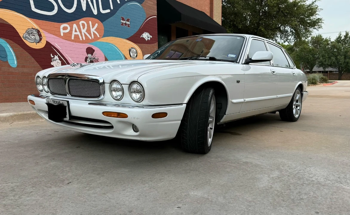 1999 Jaguar - Image 9 of 31