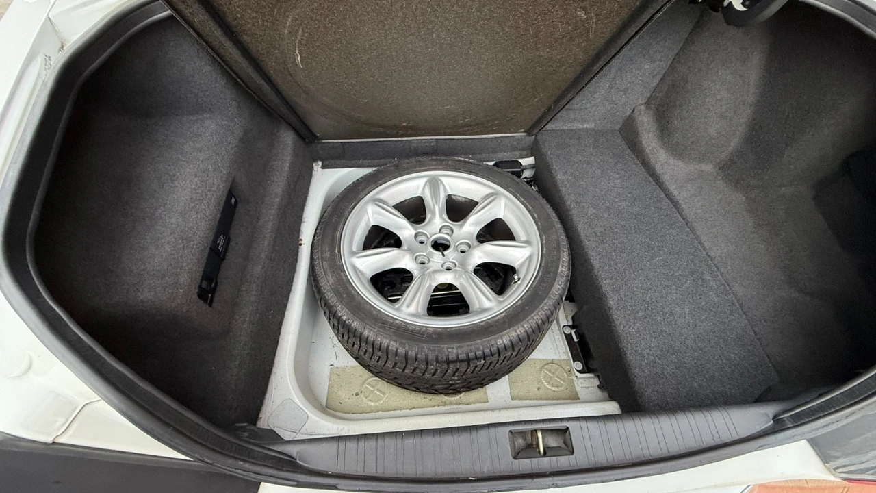 1999 Jaguar - Image 30 of 31