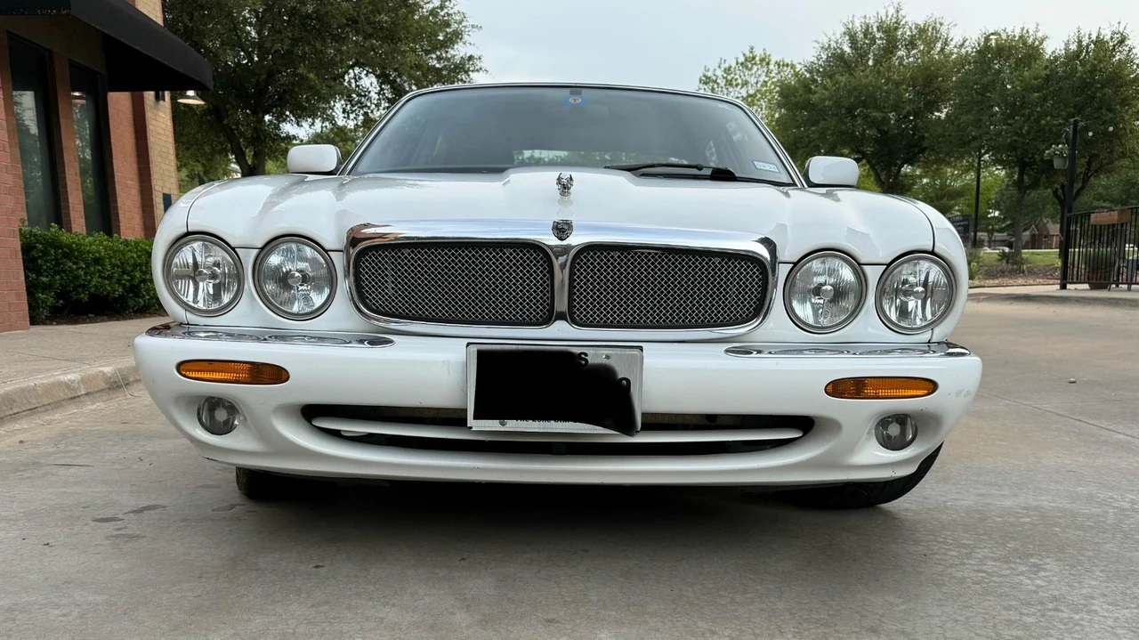 1999 Jaguar - Image 8 of 31