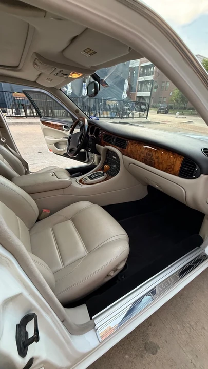 1999 Jaguar - Image 23 of 31