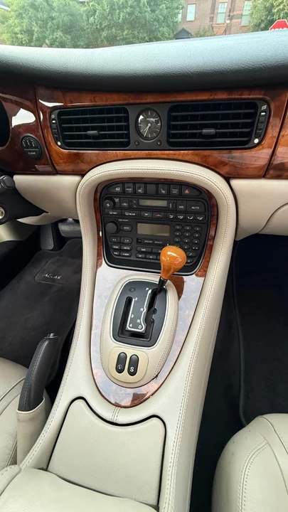 1999 Jaguar - Image 26 of 31