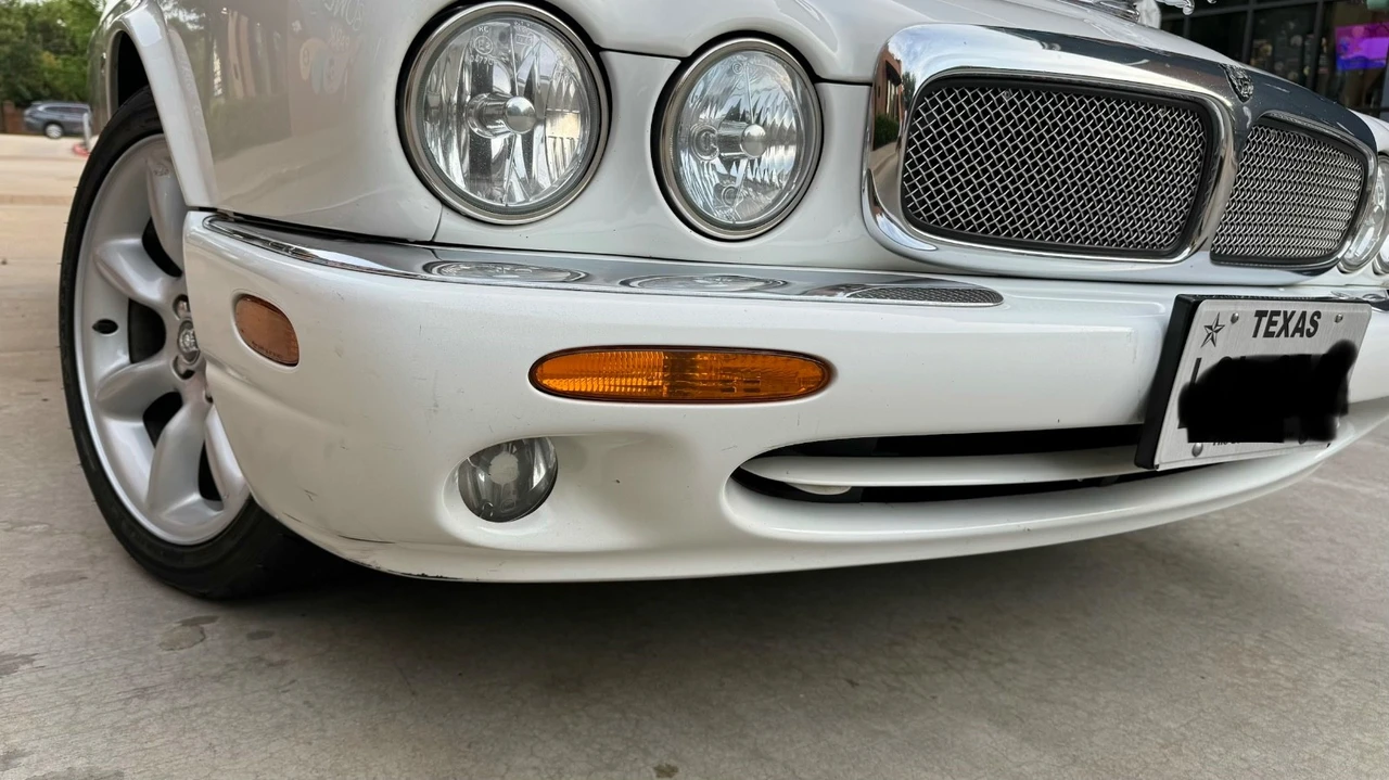 1999 Jaguar - Image 10 of 31