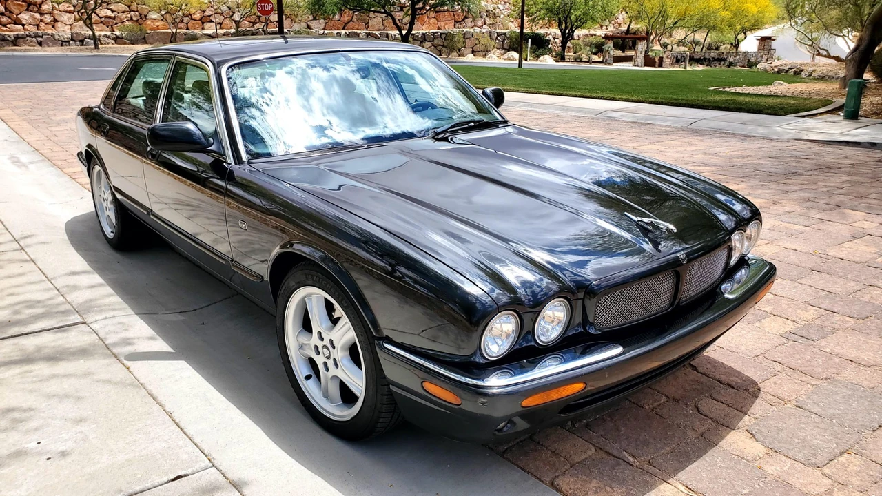 1999 Jaguar X308 XJR - Image 13 of 31