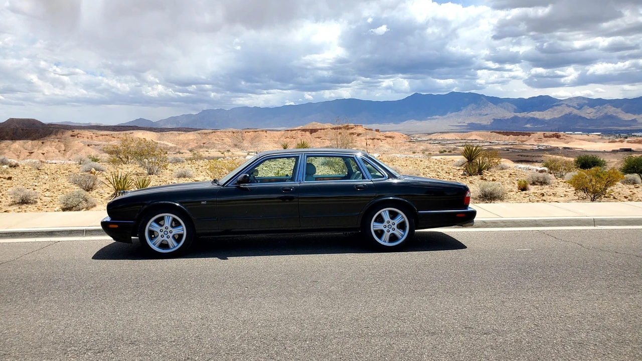 1999 Jaguar X308 XJR - Image 2 of 31