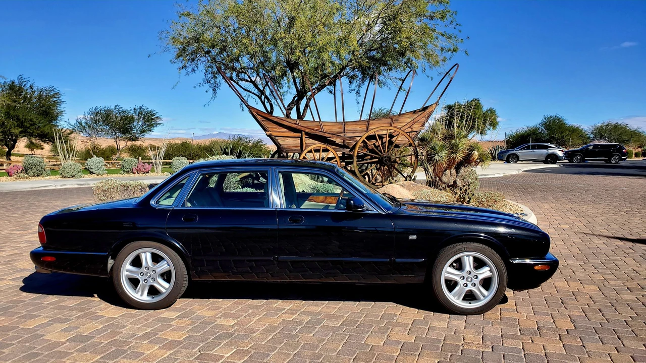 1999 Jaguar X308 XJR - Image 21 of 31