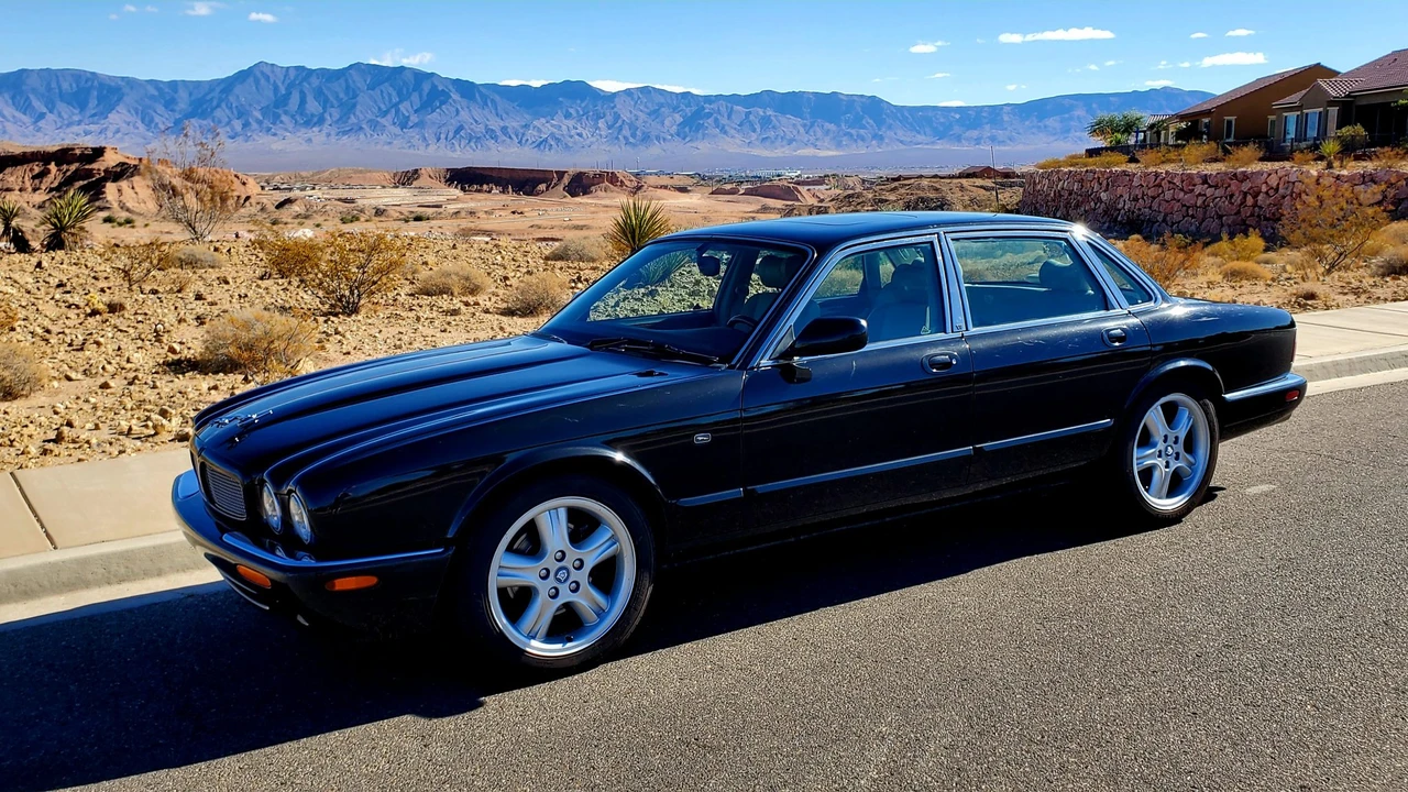 1999 Jaguar X308 XJR - Image 16 of 31