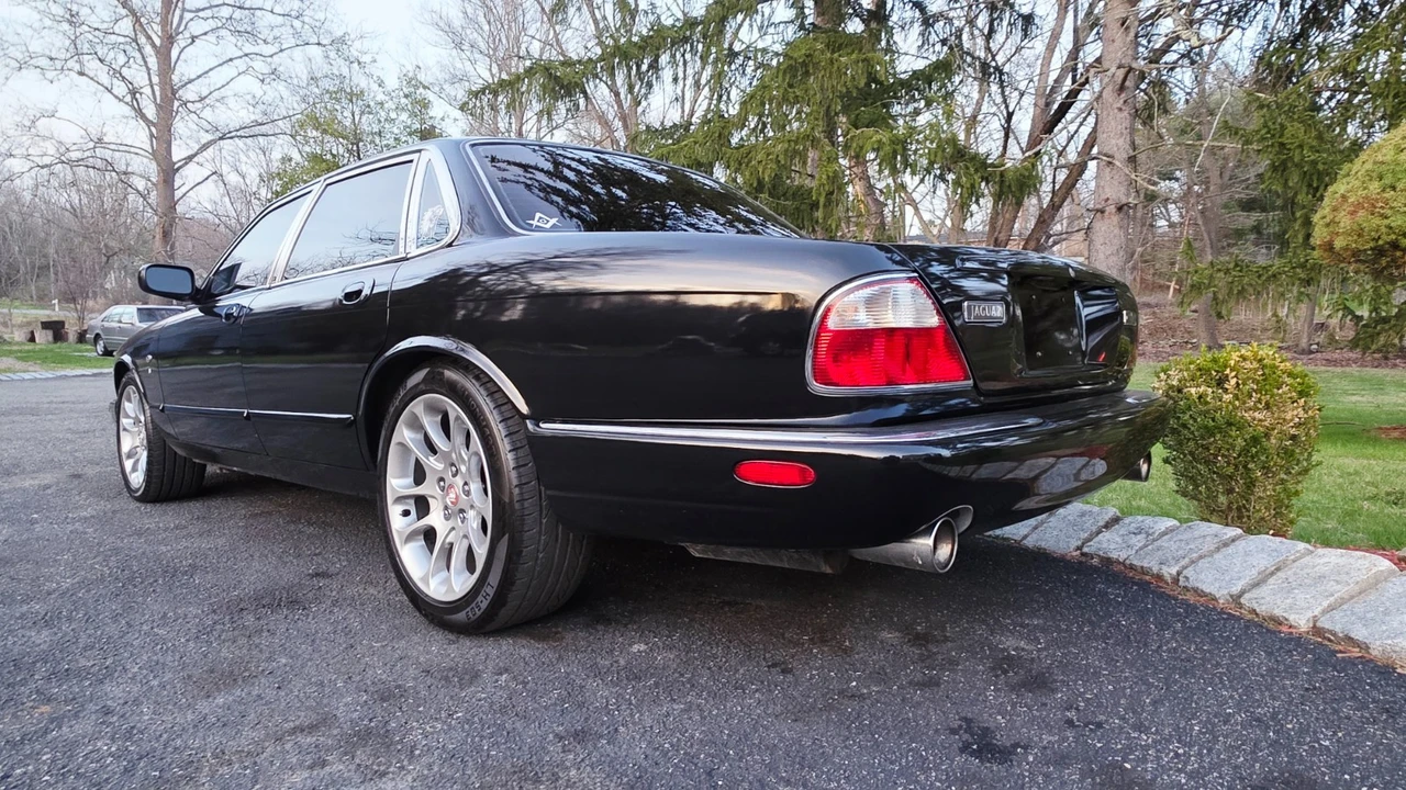 1999 Jaguar X308 XJR - Image 8 of 21
