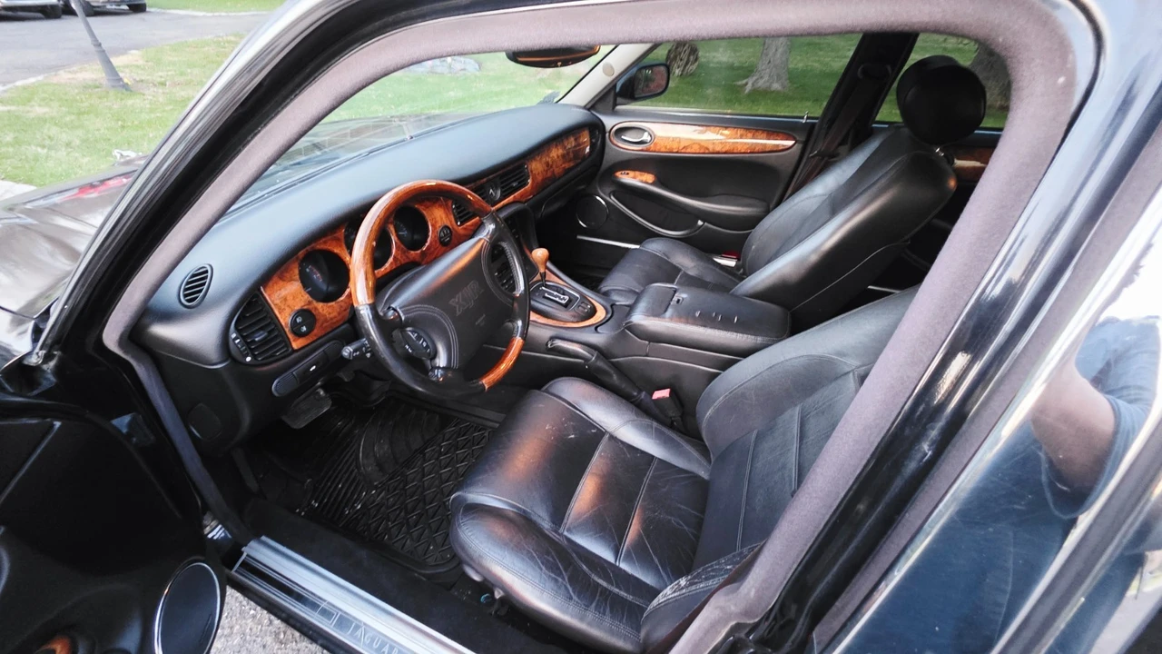 1999 Jaguar X308 XJR - Image 12 of 21