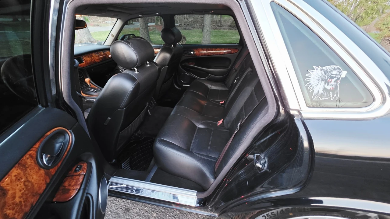 1999 Jaguar X308 XJR - Image 16 of 21