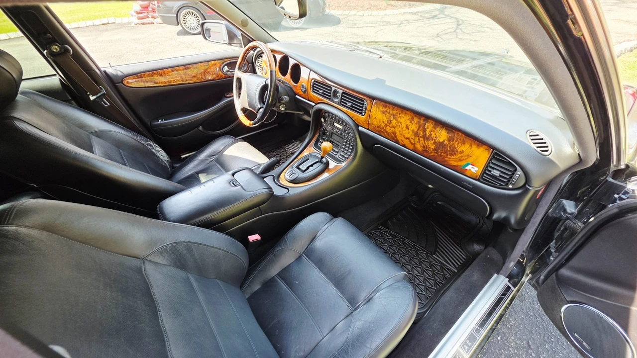 1999 Jaguar X308 XJR - Image 10 of 21