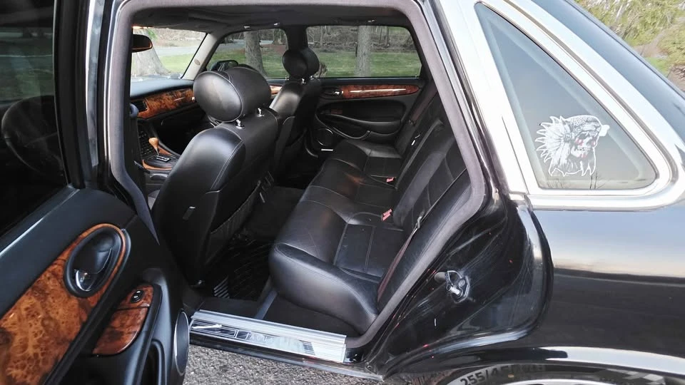 1999 Jaguar X308 XJR - Image 18 of 19