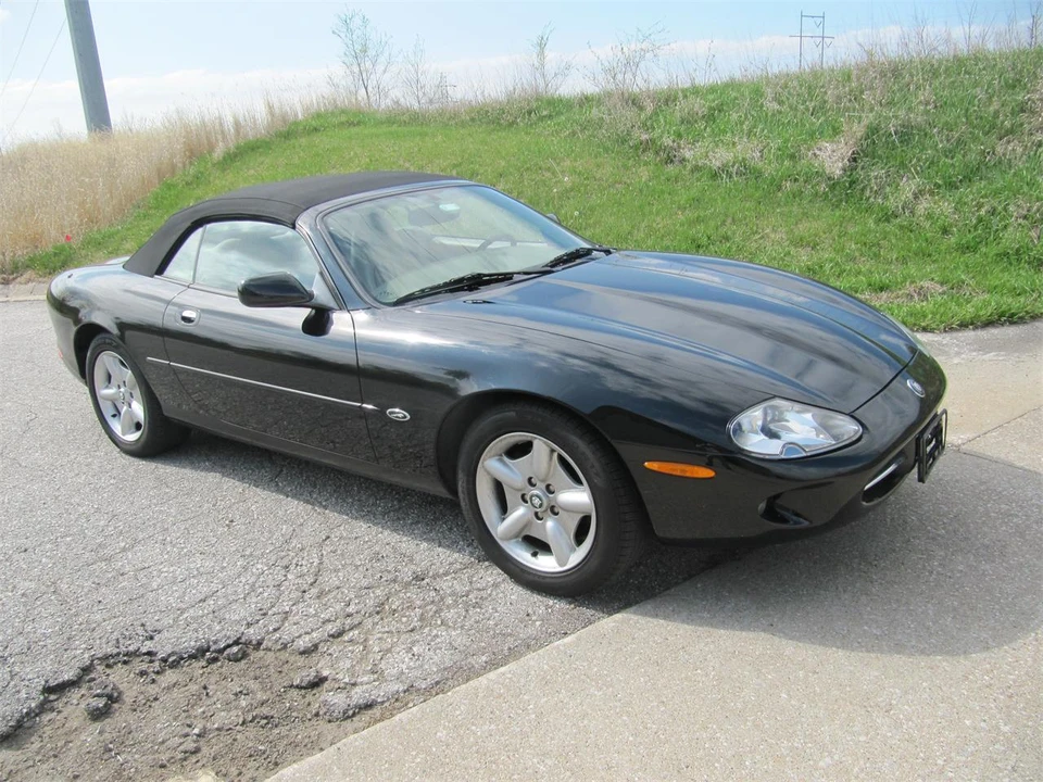 1999 Jaguar X100 XK8 - Image 10 of 24