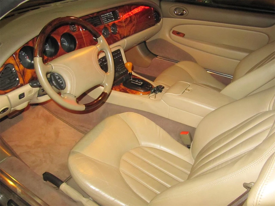 1999 Jaguar X100 XK8 - Image 17 of 24