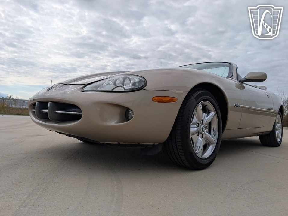1999 Jaguar X100 XK8 - Image 5 of 12