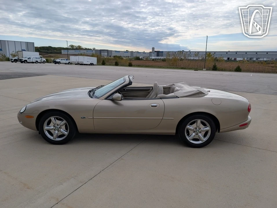 1999 Jaguar X100 XK8 - Image 7 of 12